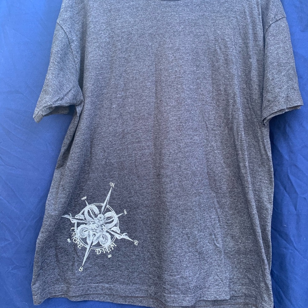 Compass hooked tshirtXL - Picture 2 of 4